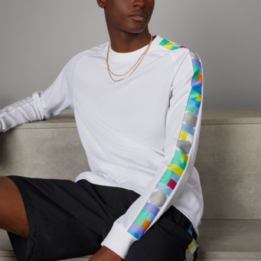 Manchester United Peter Saville NWT Official Jersey white multicolor size large